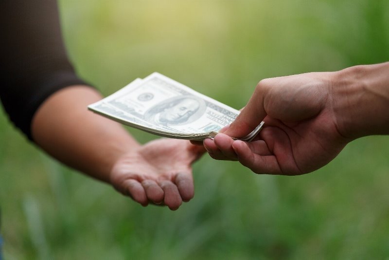 Ce este imprumutul pana la salariu, care sunt conditiile de acordare si cati bani se pot solicita