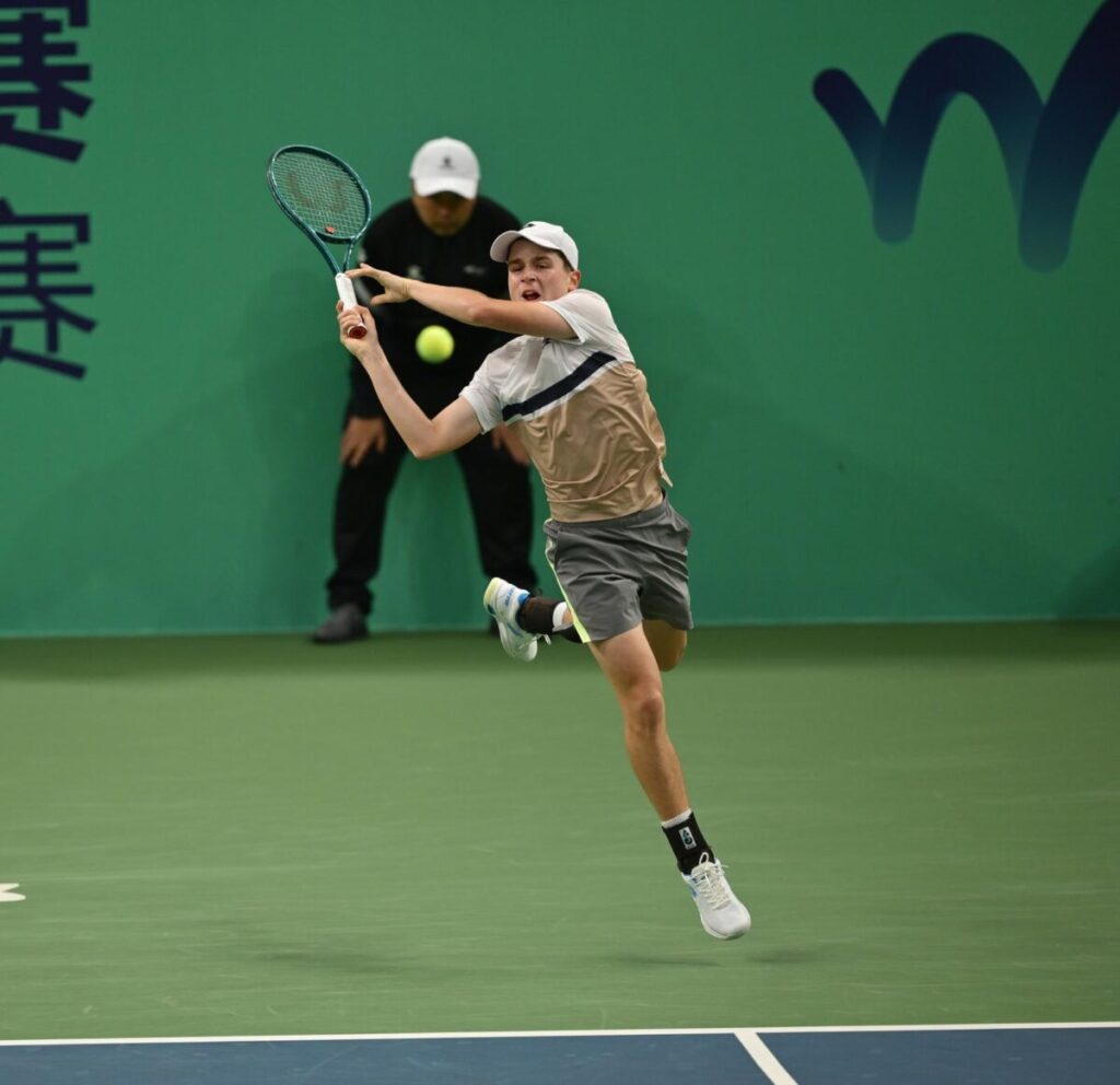 Reușită pentru tenisul românesc: Yannick Theodor Alexandrescu s-a calificat în finala ITF World Tennis Tour Junior Finals 2025 de la Chengdu Yannick Alexandrescu